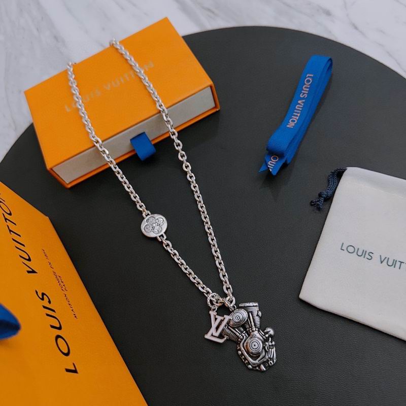 LV Necklace 03lyr610